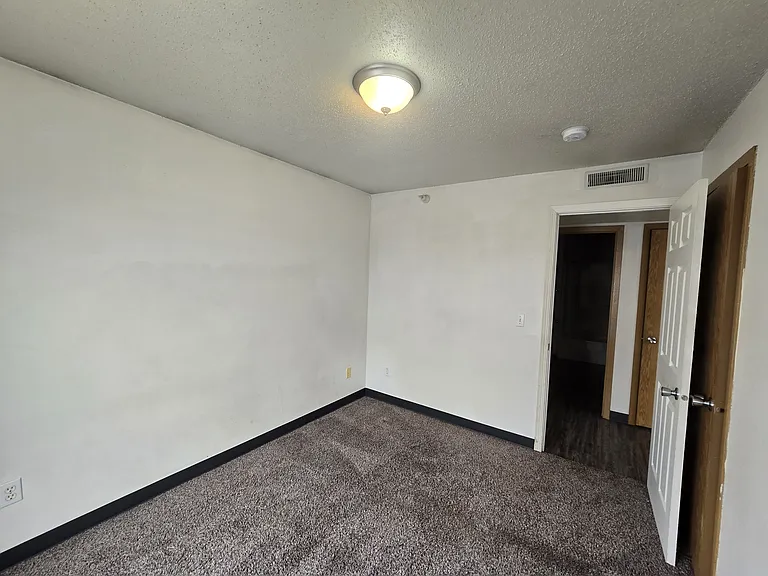 60 Miller Ave SW #12 — Photo 25