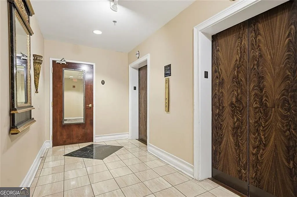1 bed, 1.0 bath, 465 sqft, $1,600 — Photo 3