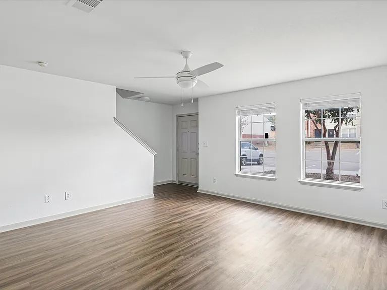 4450 Marine Creek Pkwy — Photo 11
