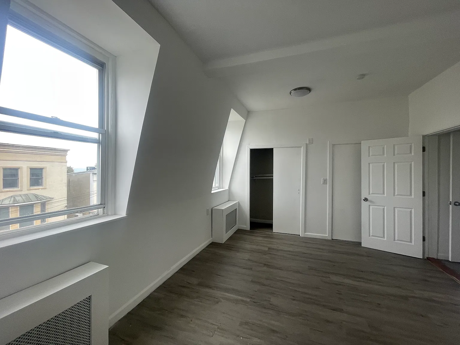2 bed, 980 sqft, $2,597 — Photo 1