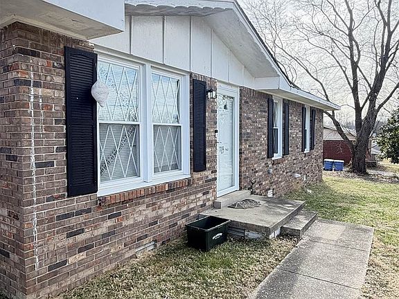 2nd image of 209 Combs Blvd