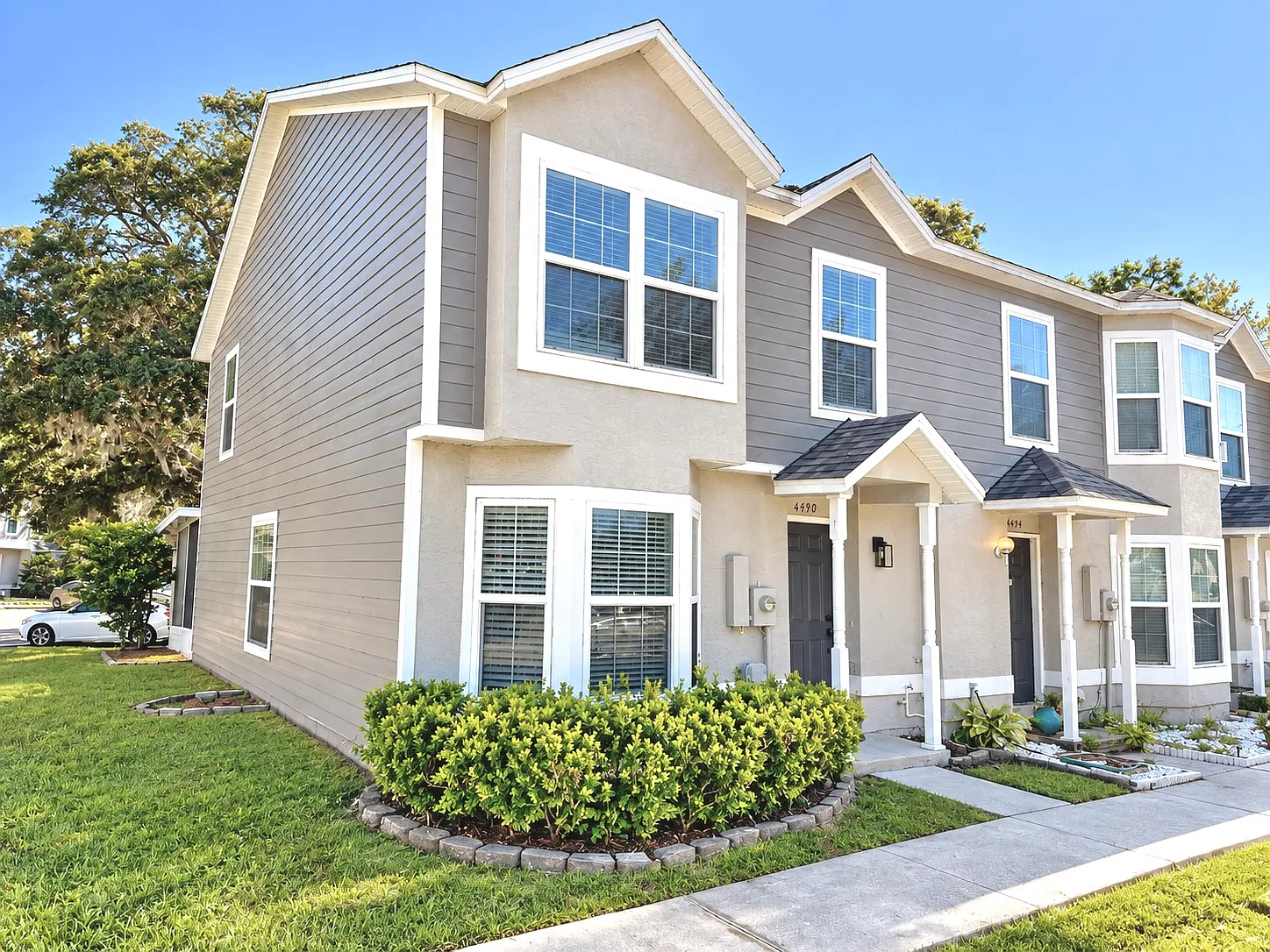 3 bed, 2.5 bath, 1359 sqft, $2,400 — Photo 2