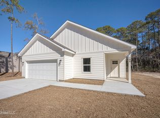 700 Peach St, Ocean Springs, MS 39564