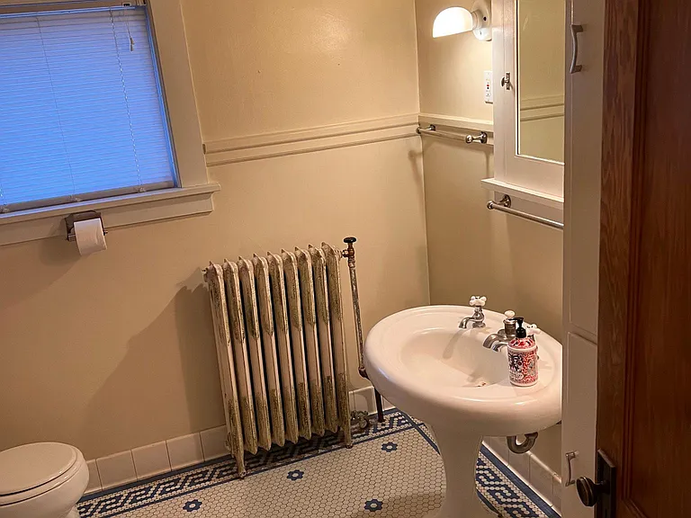 2037 S 22nd St #C — Photo 9