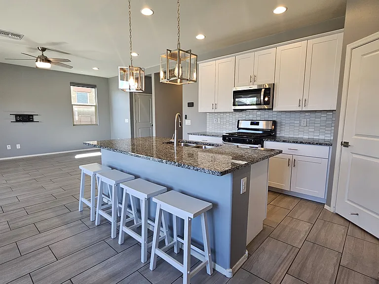 10679 W Golson Dr — Photo 10