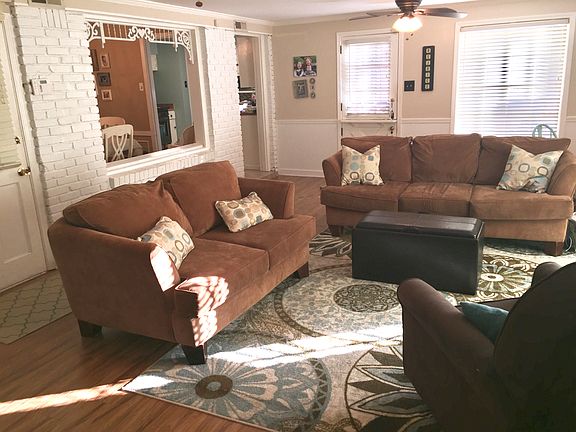 Huge 24'x15' Family Room