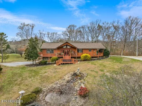 3105 J H Headrick Dr, Sevierville, TN 37862