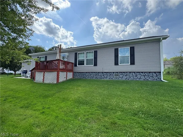 8879 Falcon Dr, Streetsboro, OH 44241