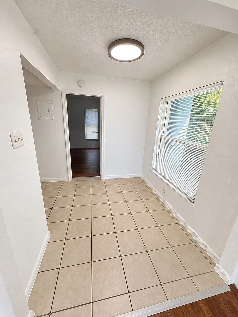 1 bed, 1.0 bath, 775 sqft, $999 — Photo 3