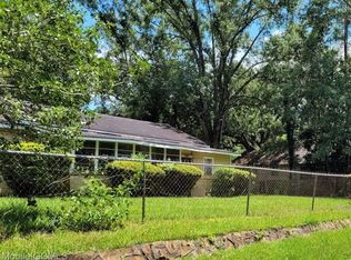 1915 Pinecrest Ln, Mobile, AL 36605