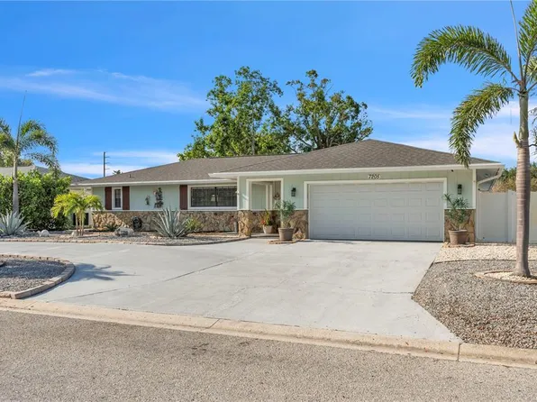 7205 Pointe West Blvd, Bradenton, FL 34209