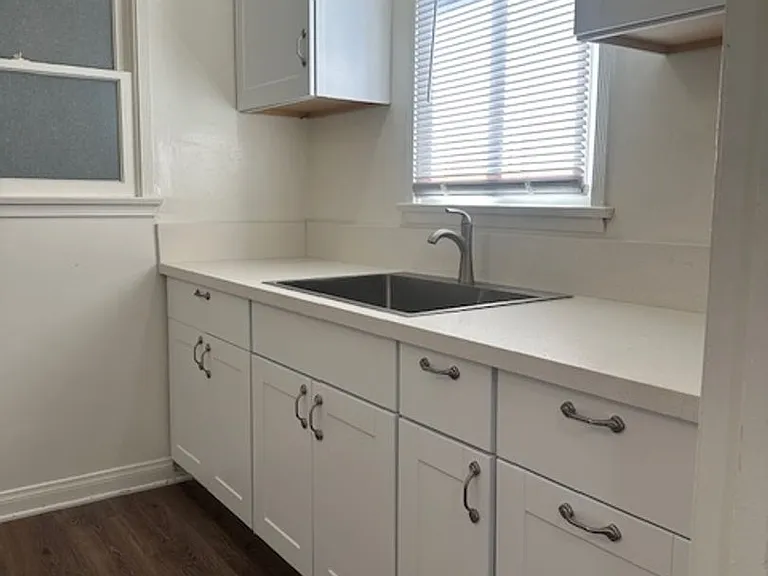 202 Bald St — Photo 4