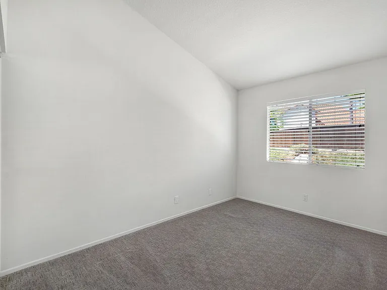 24351 Kings Vw — Photo 30