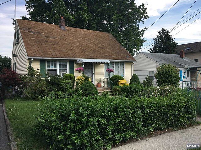 2nd image of 244 Farnham Ave
