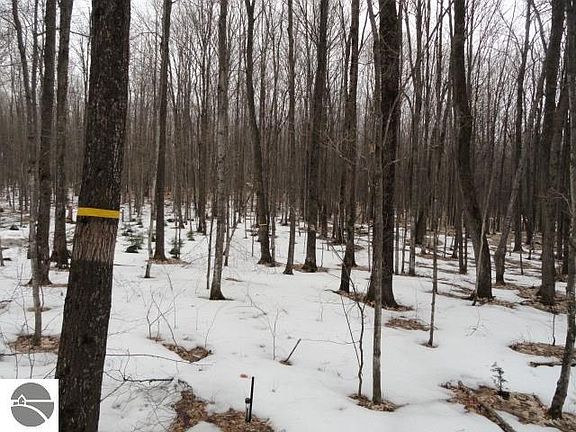 3rd image of On Deermont Ln