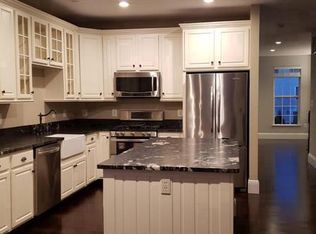 42811 Shaler St, Chantilly, VA 20152