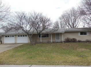 2 S Perry Cir, O Fallon, MO 63366