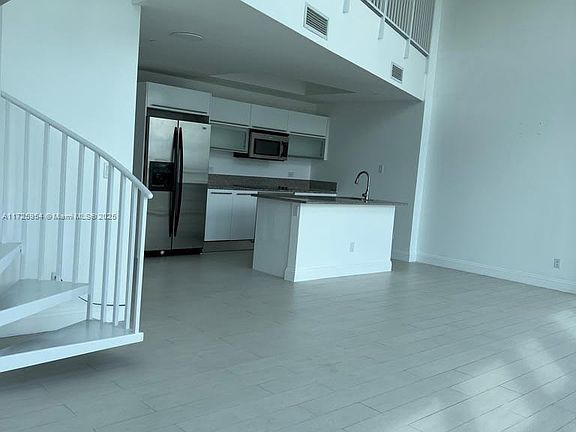3rd image of 888 Biscayne Blvd APT 1021