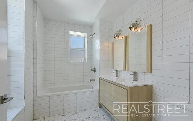 Rented by Real Street Inc | media 5