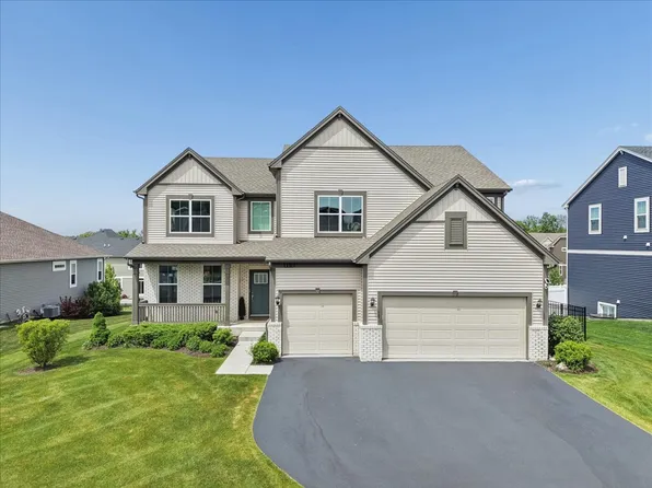 1110 Williamsbury Dr, Crystal Lake, IL 60012