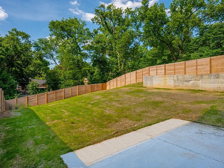 1005 Glenview Dr — Photo 62