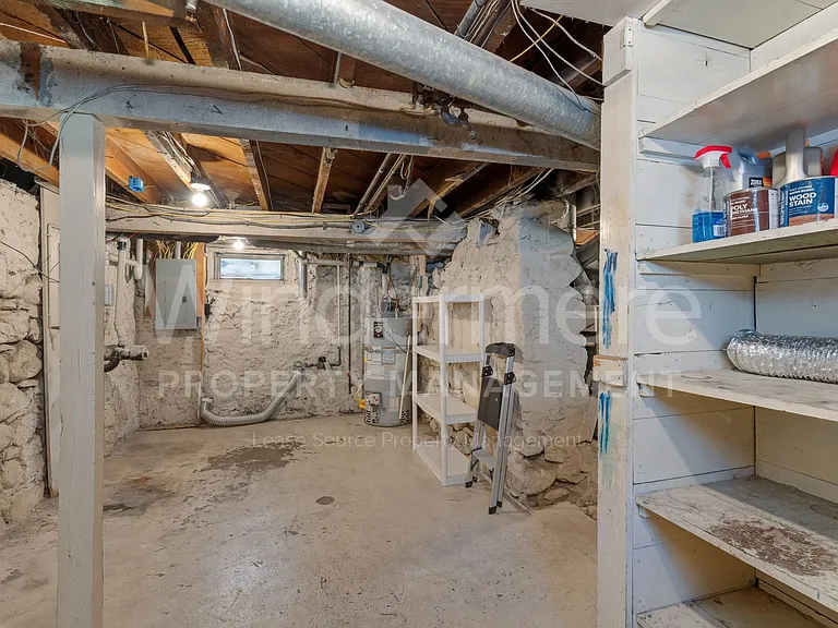 914 E Indiana Ave — Photo 27
