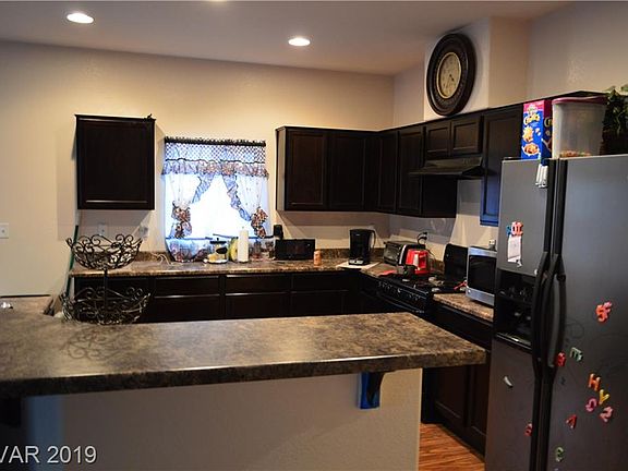 3rd image of 2372 Camel St