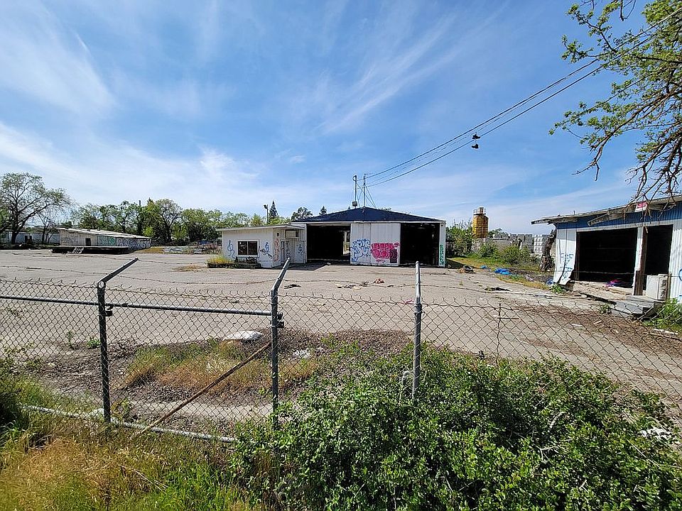 Mechanic Shop 2 acres