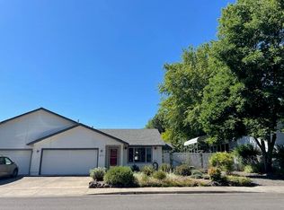 870 Columbine Way, Central Pt, OR