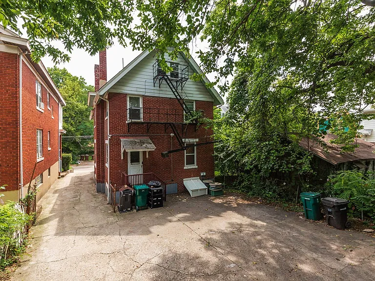 512 Maple Ave — Photo 13