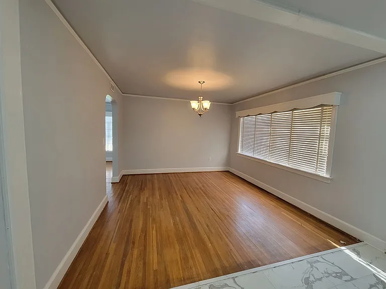123 Brantwood Dr — Photo 2