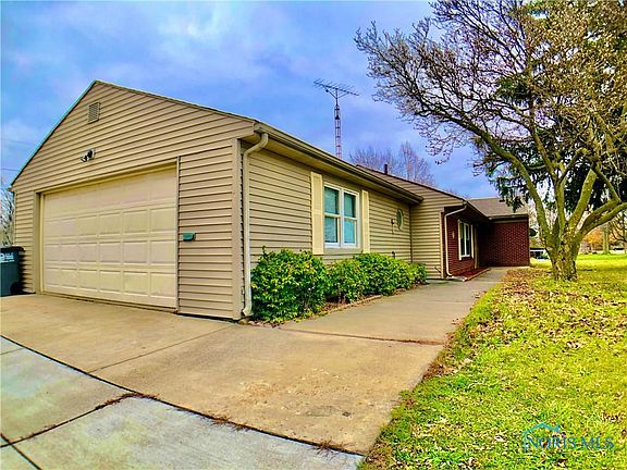 3rd image of 3203 Radford Dr