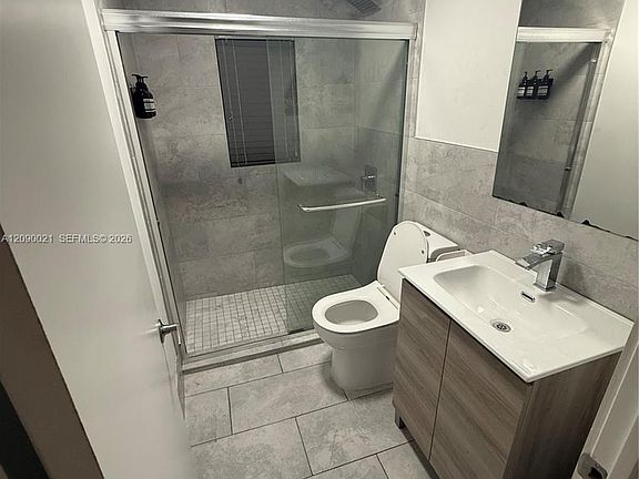 4th image of 2020 Washington St APT 4