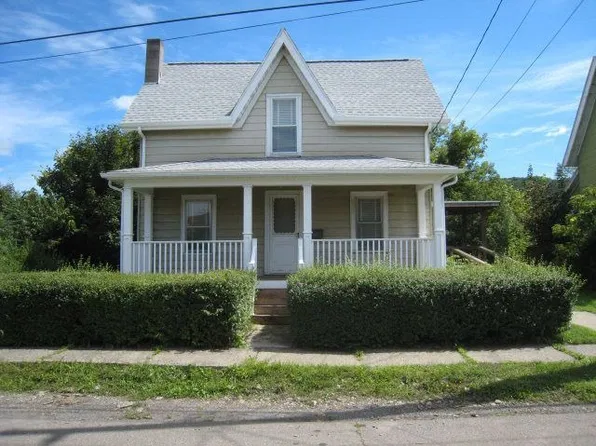 130 N Higgins Ave, Sayre, PA 18840