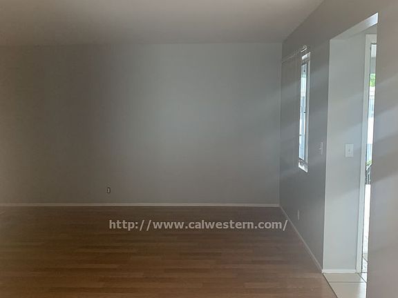 3rd image of 531 E Taylor Ave