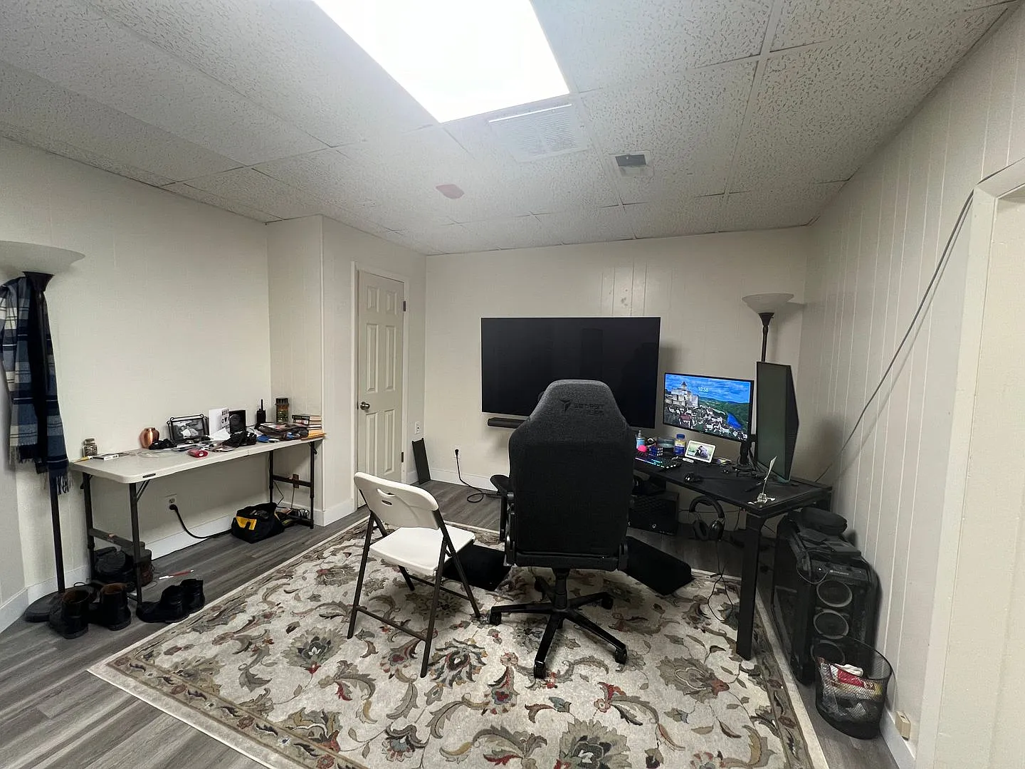 Studio Apartment in the Heart of Golden! — Photo 4