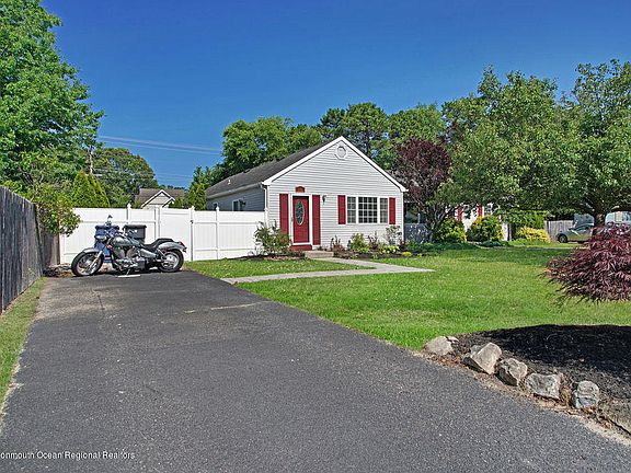 3rd image of 535 Tinsmith Ct
