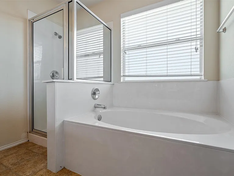 13405 Lismore Ln — Photo 27