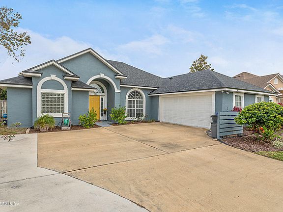 3rd image of 121 Hondo Dr