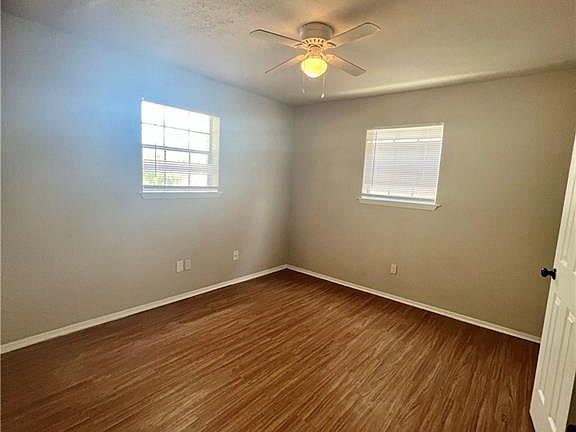 4th image of 2402 Jaguar Dr Unit B