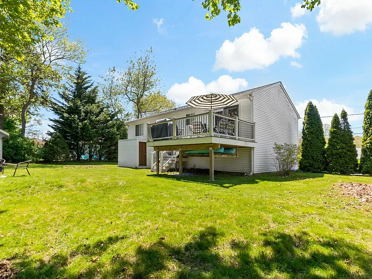 14 Lakeview Dr — Photo 29