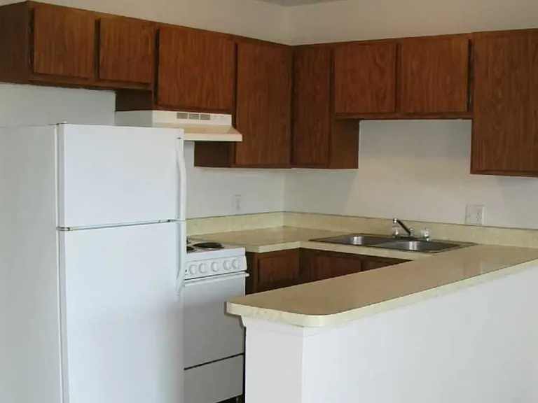 Westwood Apartments — Photo 10