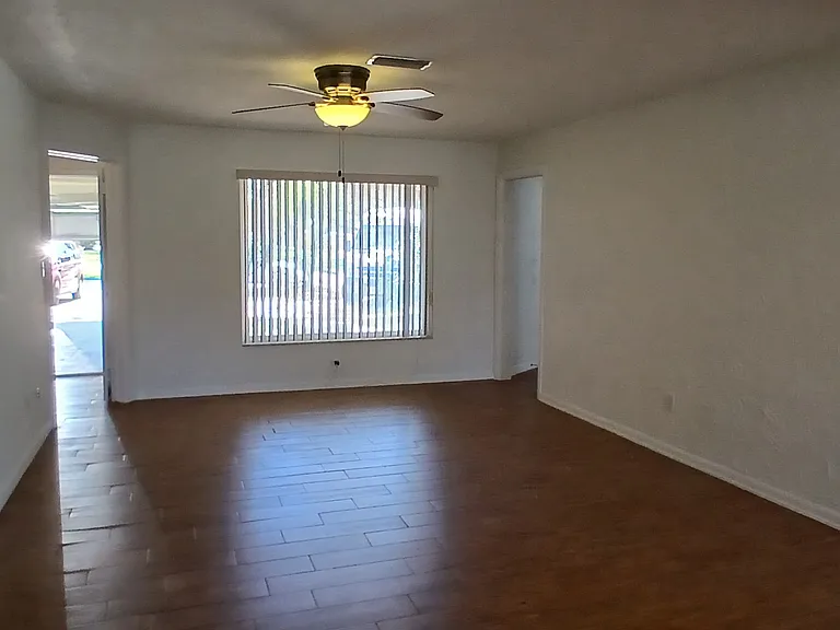 4397 Harbor Hills Dr — Photo 2