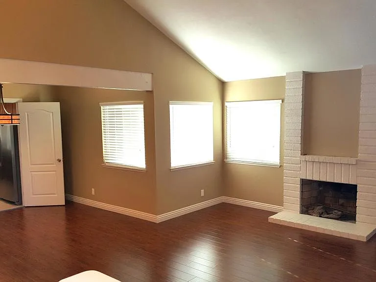 2131 El Rancho Dr — Photo 2