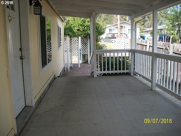2nd image of 522 W 2nd Ave