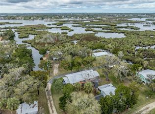13465 W Hillbilly Ln, Crystal River, FL 34429