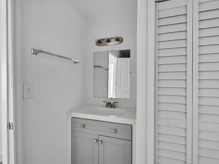 Cascades at Clear Lake Apartments — Photo 32