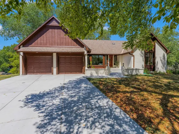 1325 N Covington Cir, Wichita, KS 67212