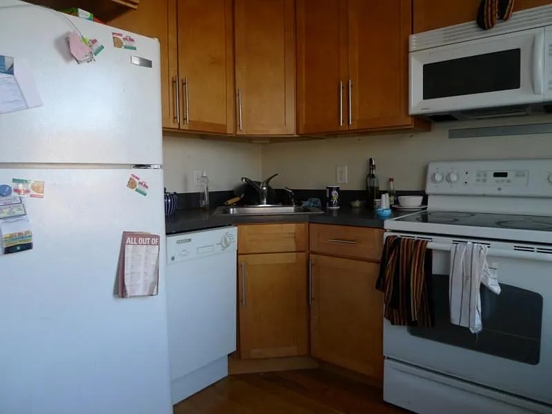 3 bed, 9999 sqft, $4,800 — Photo 4