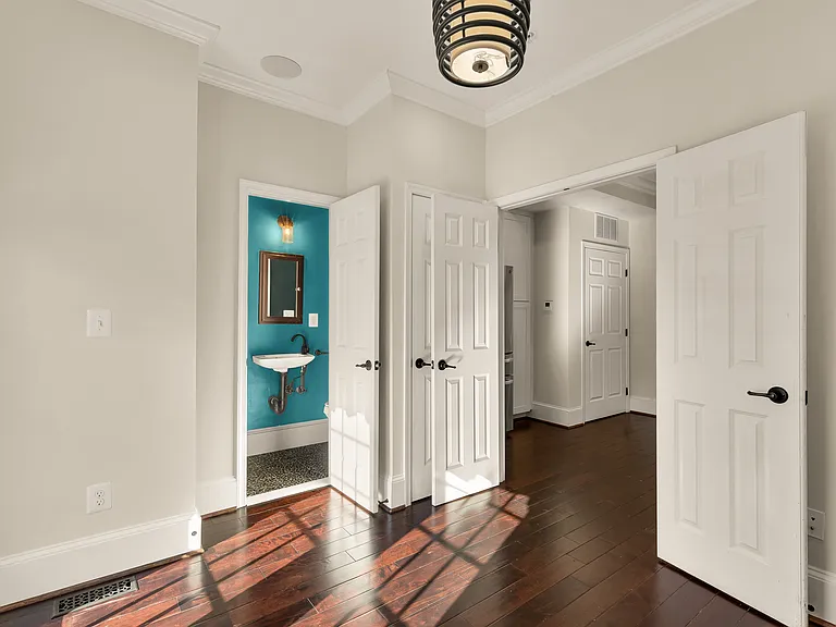 1609 Levis St NE — Photo 19